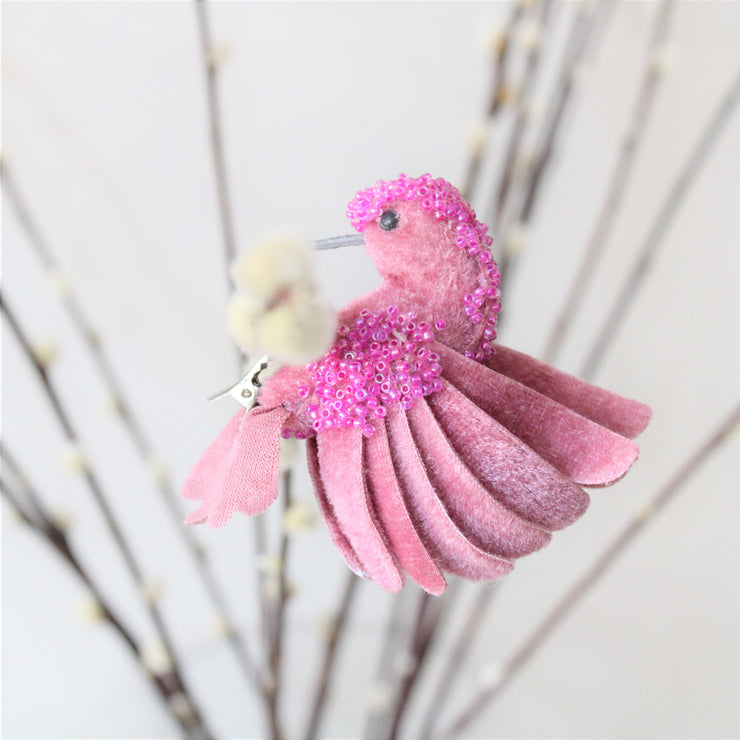 Pink og perle kolibri klip på dekorationer