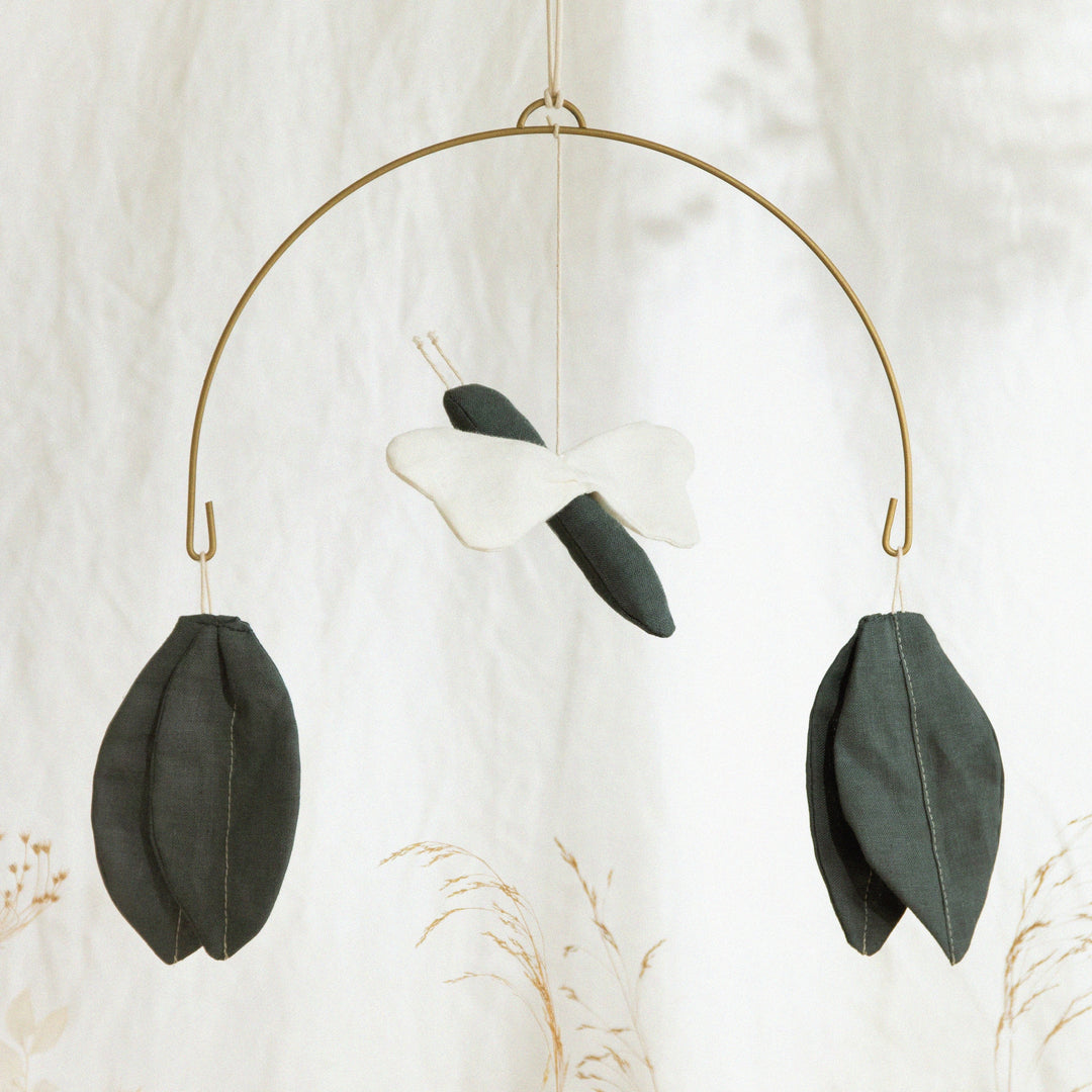 Lin Francais Dragonfly Mobile i grøn blå af Nobodinoz