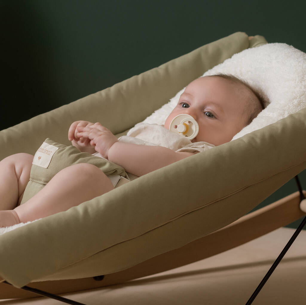 Growing Green Baby Bouncer Inderpude fra Nobodinoz